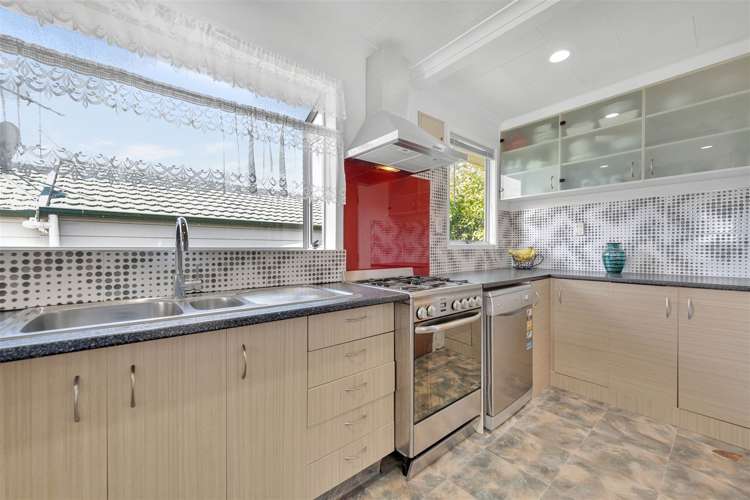 1/10 Sentosa Place Clover Park_6