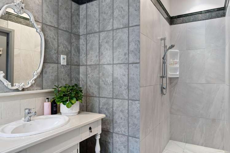 90 Iranui Road Inner Kaiti_13