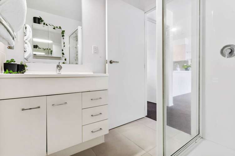 317/17 Link Crescent Stanmore Bay_7