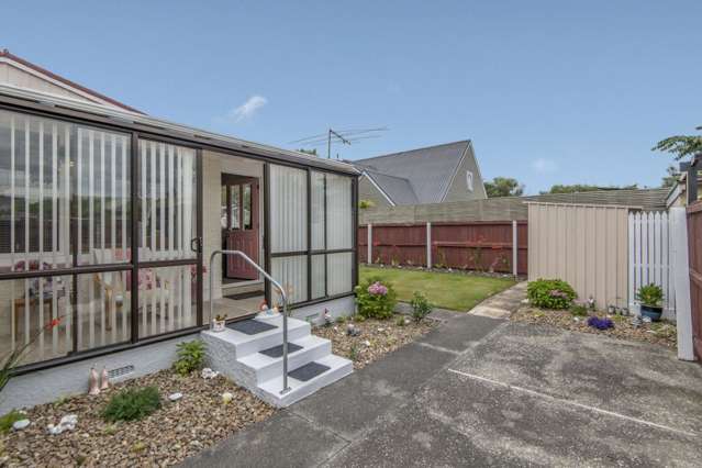 6b De Bloge Place Burwood_1