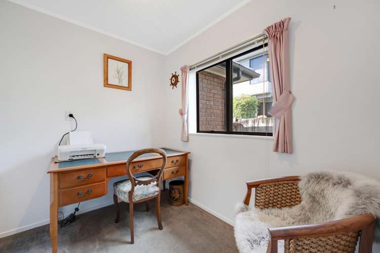 1/2 Basilton Close Bucklands Beach_17