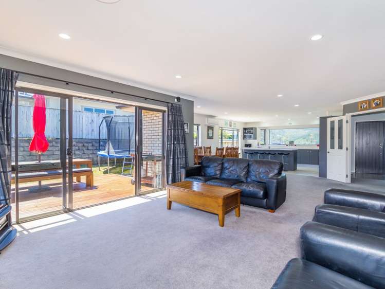 112 Kirton Drive Riverstone Terraces_8