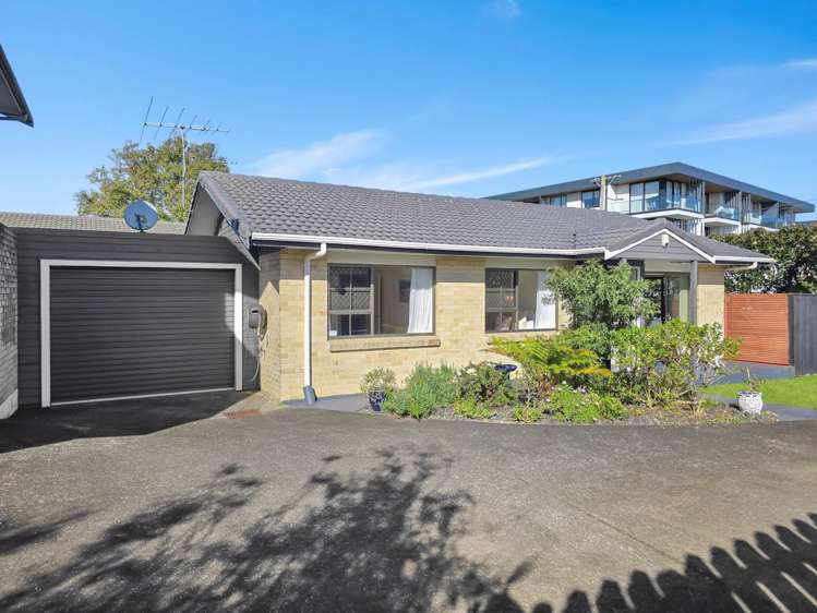 1/5 Lake Pupuke Drive Takapuna_17