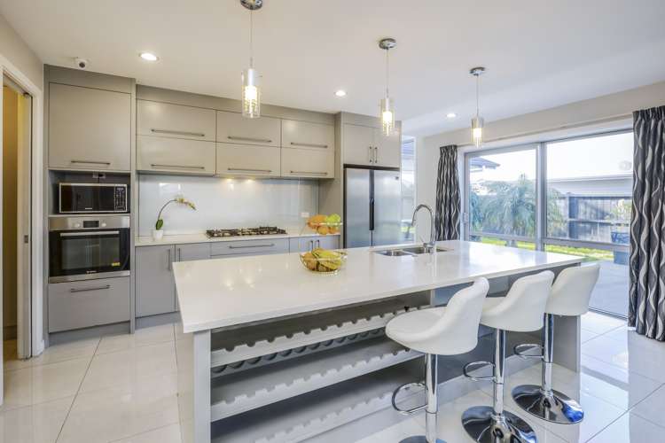 6 Milano Boulevard Karaka_7