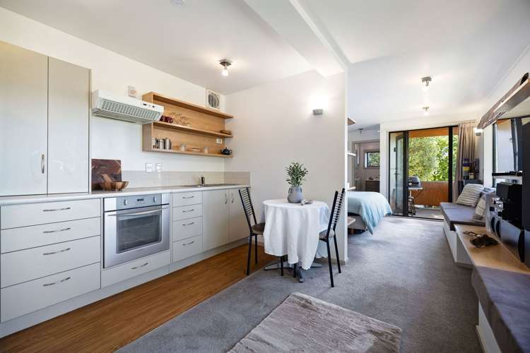 15 Woodbury Rise, Golden Heights,_3