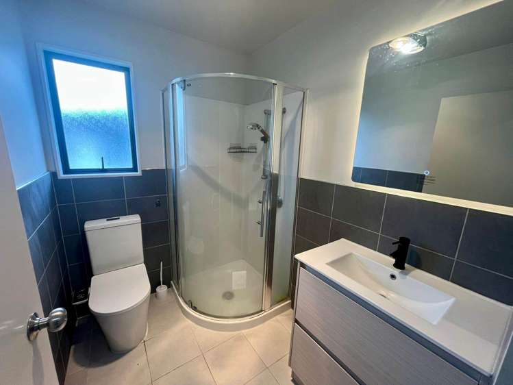 2/125 Russell Road Manurewa_16