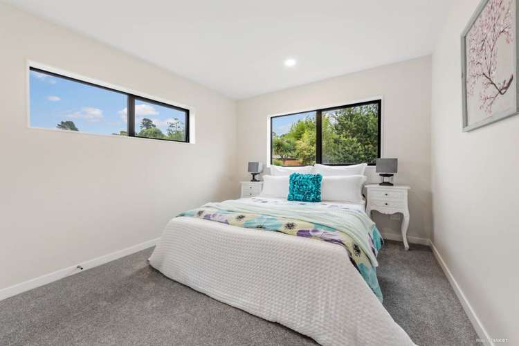7 Han Court Glen Eden_10