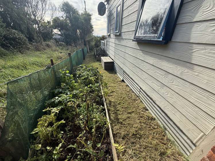9 Rimu Street Kaka Point_17