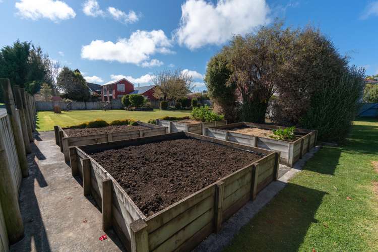 44 Howden Street Te Anau_21