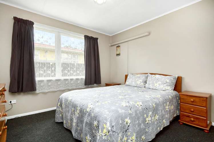 38 Parkway Wainuiomata_11