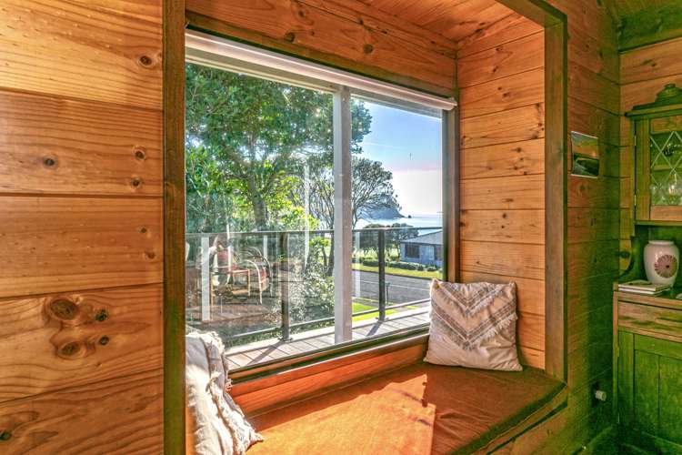 108 Oratia Place Onemana_13