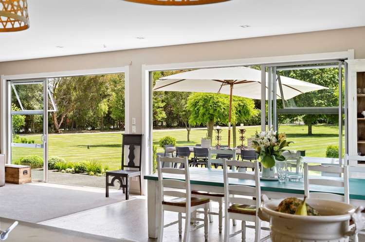 152 Willow Park Drive Opaki_12