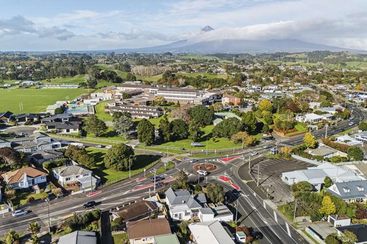 200 Tukapa Street Westown_26