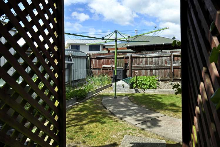 67 Aldinga Avenue Stoke_13