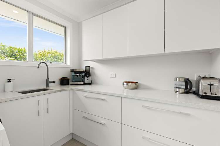 600 Murdoch Road East Akina_8