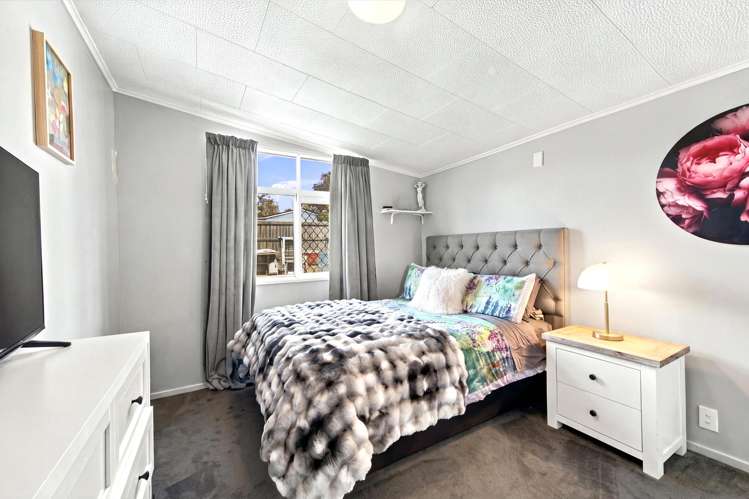 64 Cuffs Road Wainoni_13