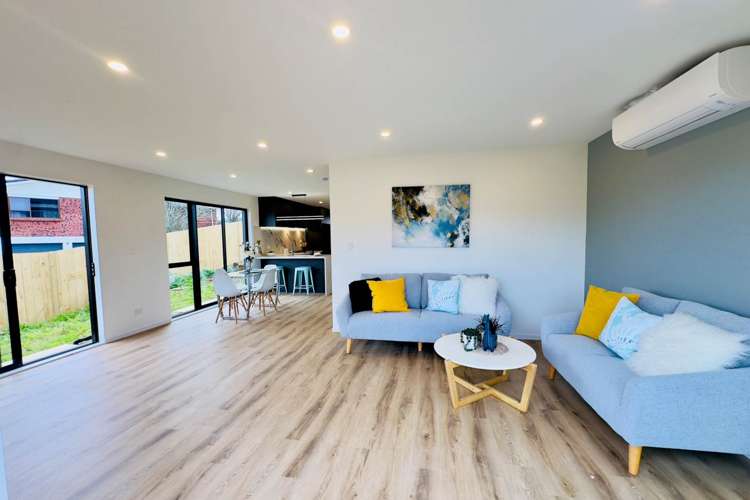 25 and 27 Jandell Crescent Bucklands Beach_17