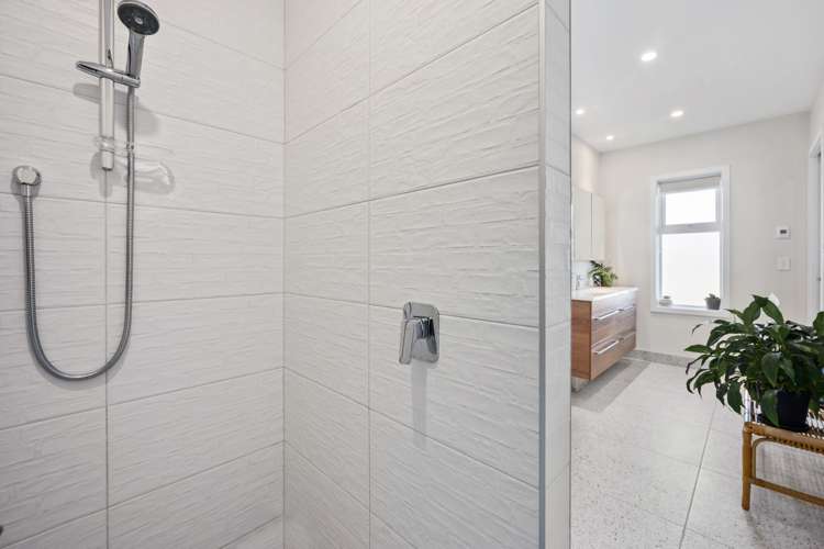 9 Kanuka Grove Kinloch_19