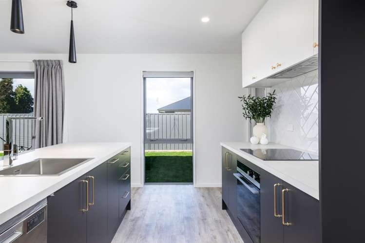 1 Strawberry Lane Waimate_3
