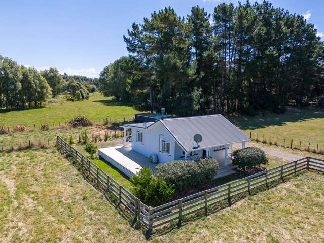 CHARMING CHARACTER COTTAGE ON 3 ACRES