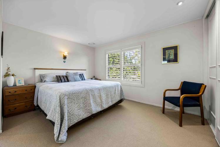 8 Hedge Row Sunnyhills_12