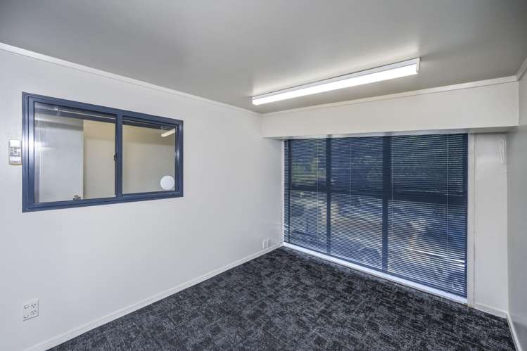 5 and 5A Beasley Avenue Penrose_9