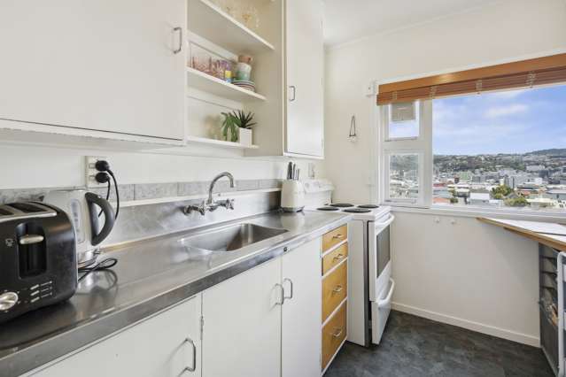 8/2 Scarborough Terrace Mount Victoria_4