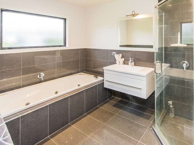 16 Pickwick Road Otamatea_10