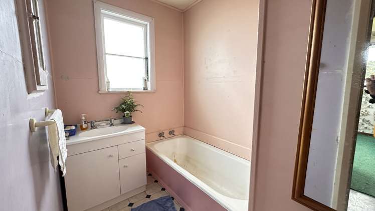 807 Kowhai Street Mahora_7