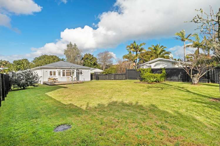 20 Mark Road Mount Albert_10