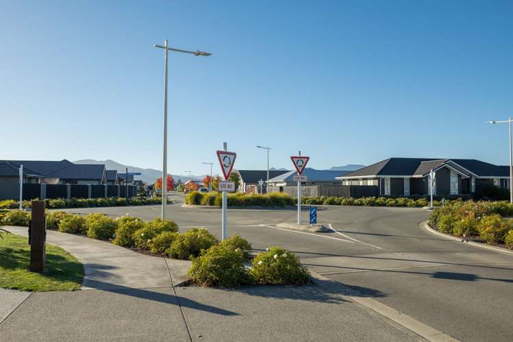 4 Bond Street, Rose Manor Springlands_11