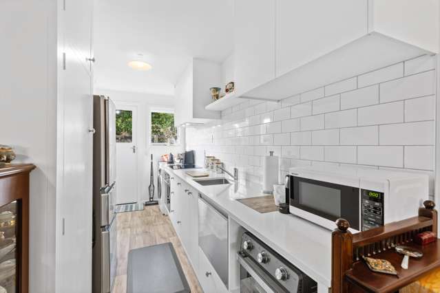 2/36 Office Road Merivale_4