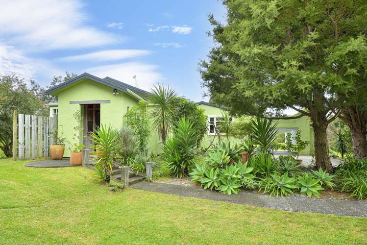 27 Ymca Road Mahia_31