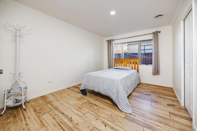 87 Middlefield Drive Flat Bush_10