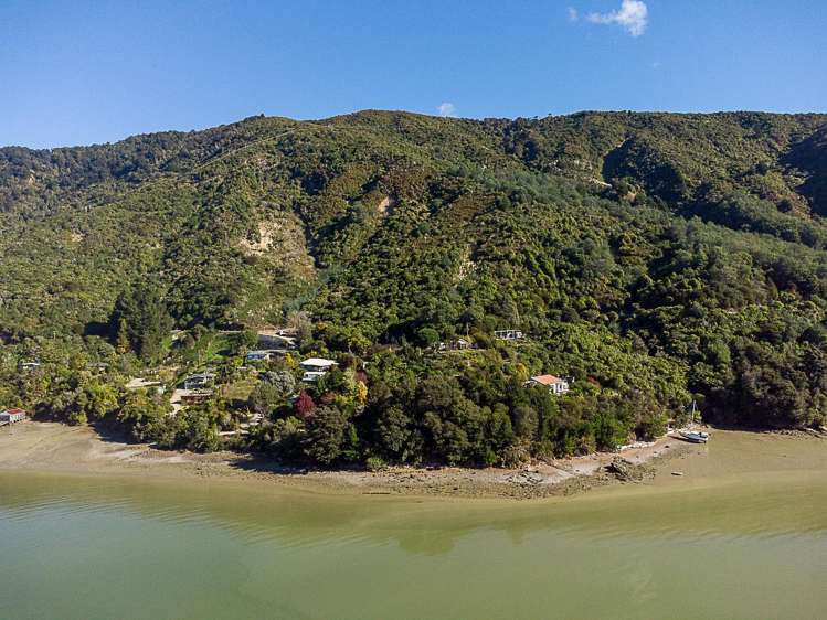 581 Queen Charlotte Drive Havelock_13