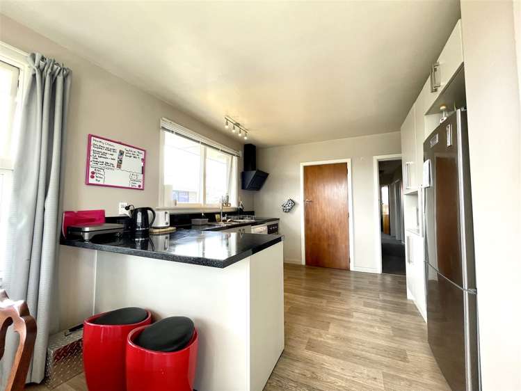 33 Skerten Avenue Hornby_10