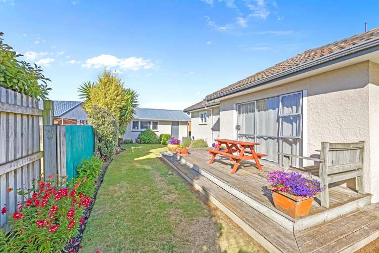 4/160 Breezes Road Wainoni_1