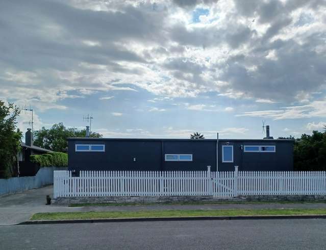 Semi-furnished New 2brm Pirimai