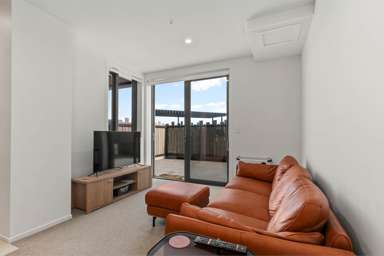 207/6 Waikumete Road_4