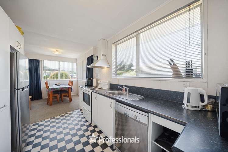 15 Wetherby Grove Wainuiomata_4