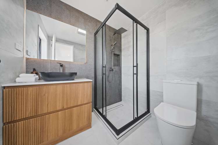 1 & 2/8 Indus Place Half Moon Bay_9