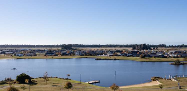 9 Lakeside Drive Pegasus_9