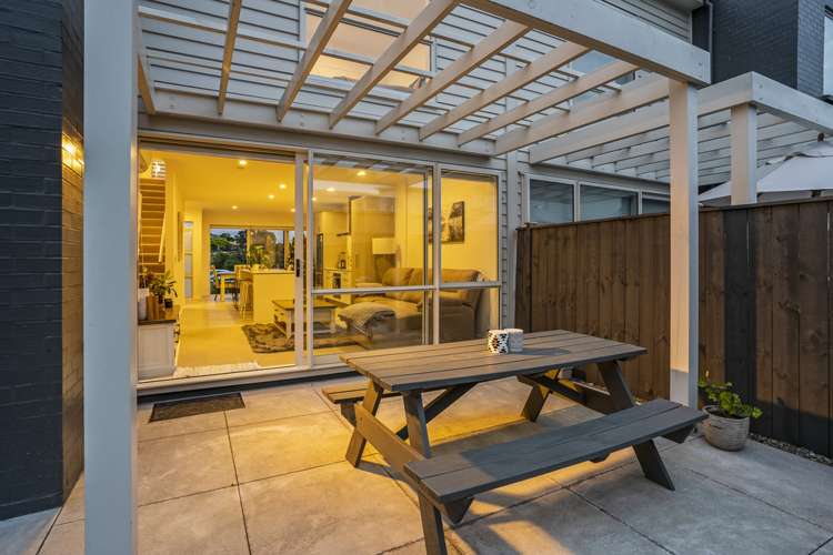 4 Couldrey Crescent Red Beach_16