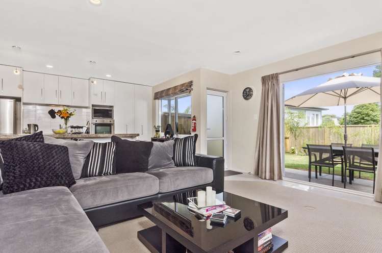 17 Brennan Avenue Te Atatu Peninsula_15