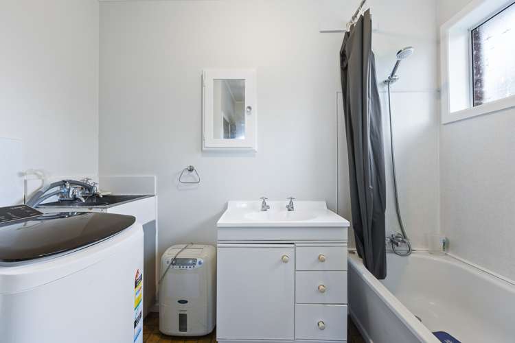 2/25 Carlton Terrace Westown_10