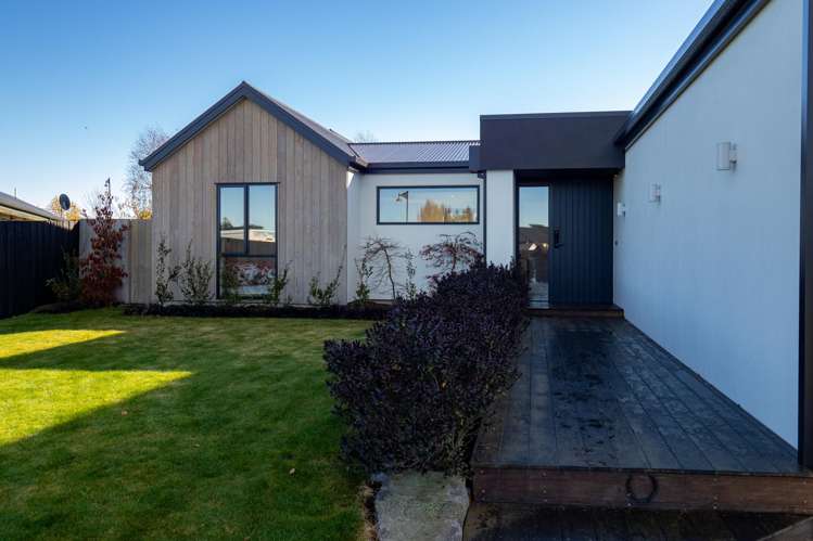 9 Redhaven Rise Netherby_2