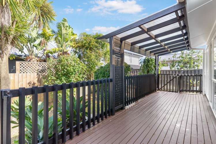 110a Mcleod Road Te Atatu South_21