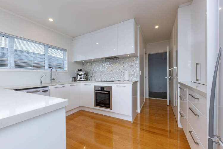 8 Downsview Road Pakuranga Heights_11