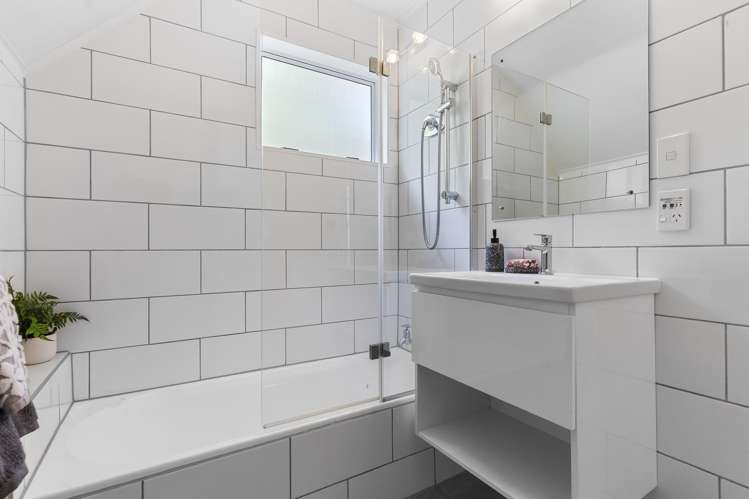 118 Owhiro Bay Parade_5