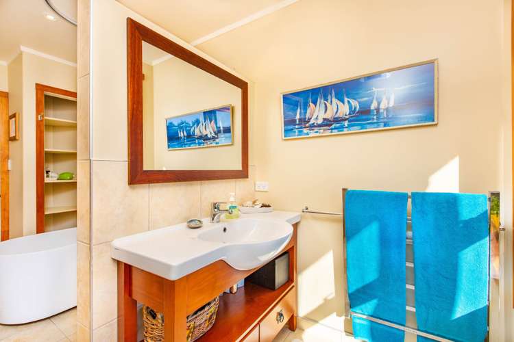 8 Three Streams Road Raglan_14